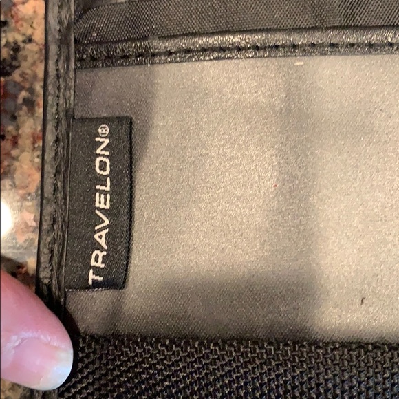 Travelon secure travel wallet nwot - Picture 3 of 4